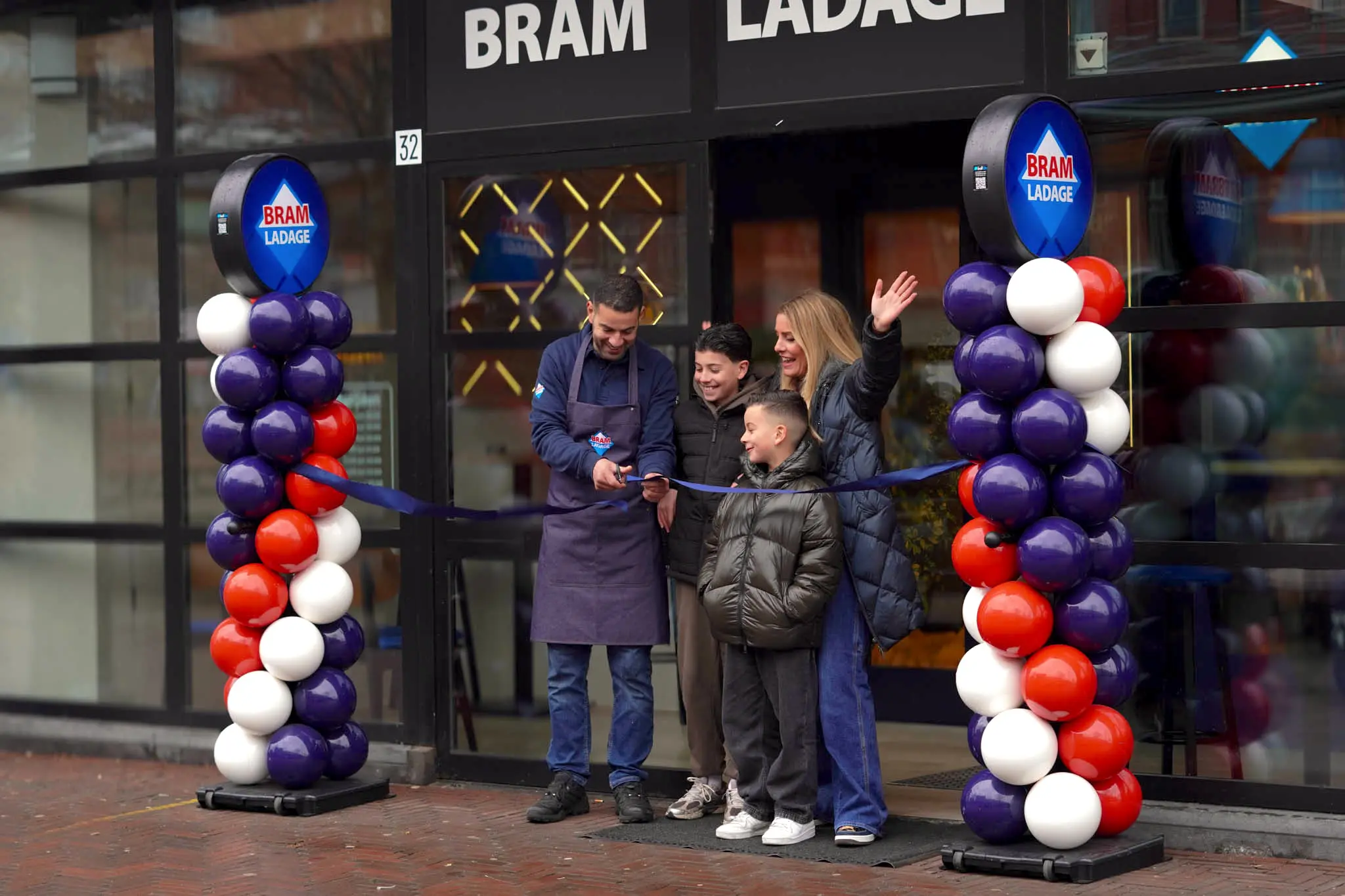 franchisenemers openen gloednieuwe vestiging op hollands spoor